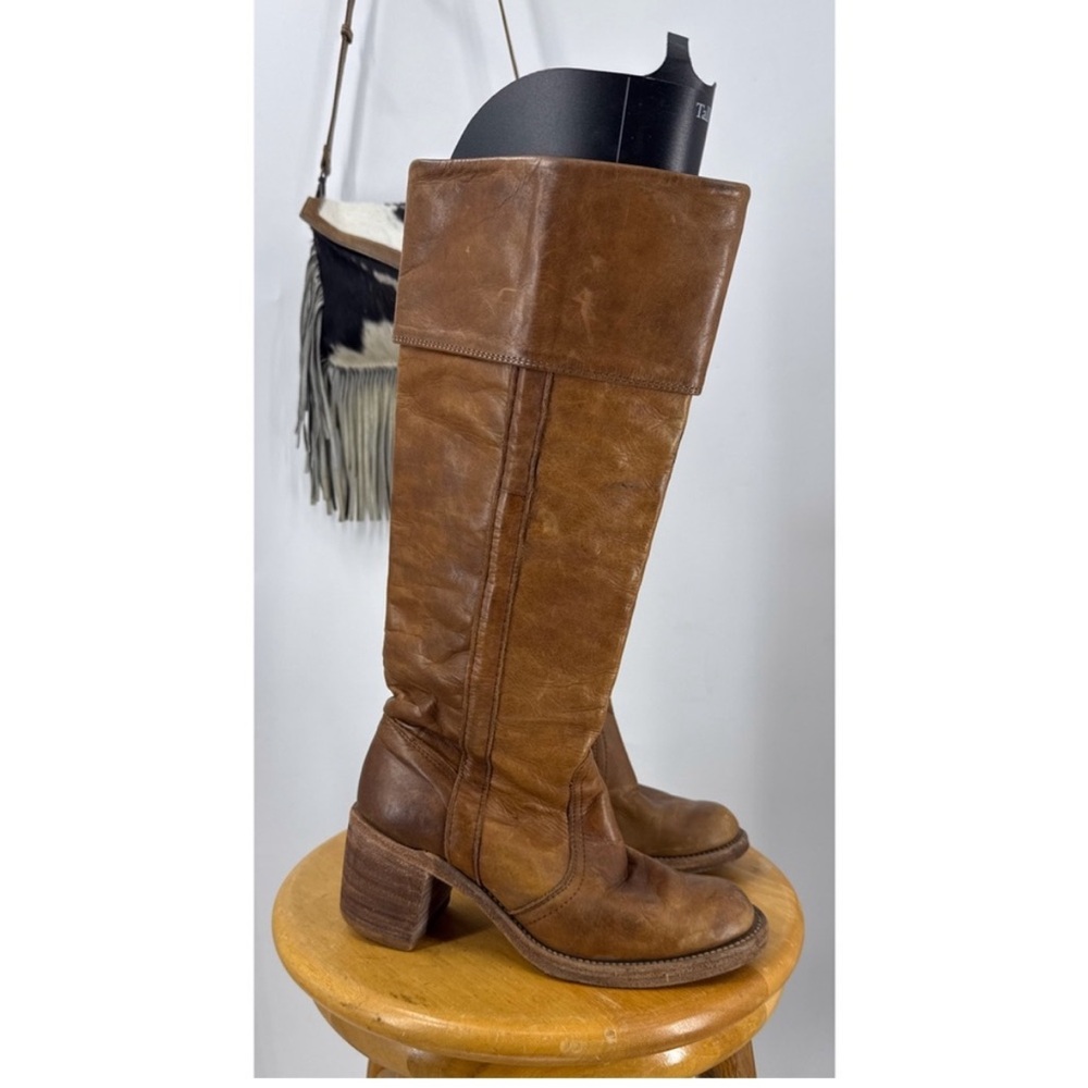 Viral Frye Vintage Tan Cuffed Campus Boots 6.5